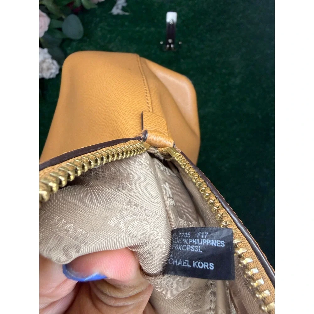 Michael Kors code 3d3s06